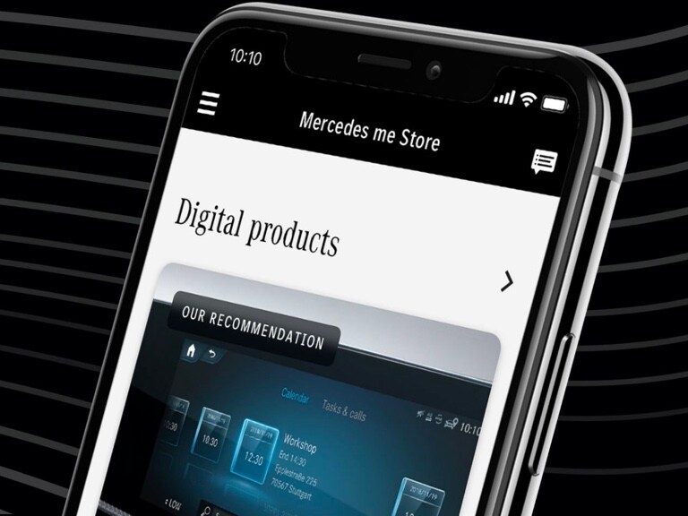 Num smartphone é apresentado na Mercedes me Store o extra digital recomendado In-Car Office. Num smartphone é apresentado na Mercedes me Store o extra digital recomendado In-Car Office.
