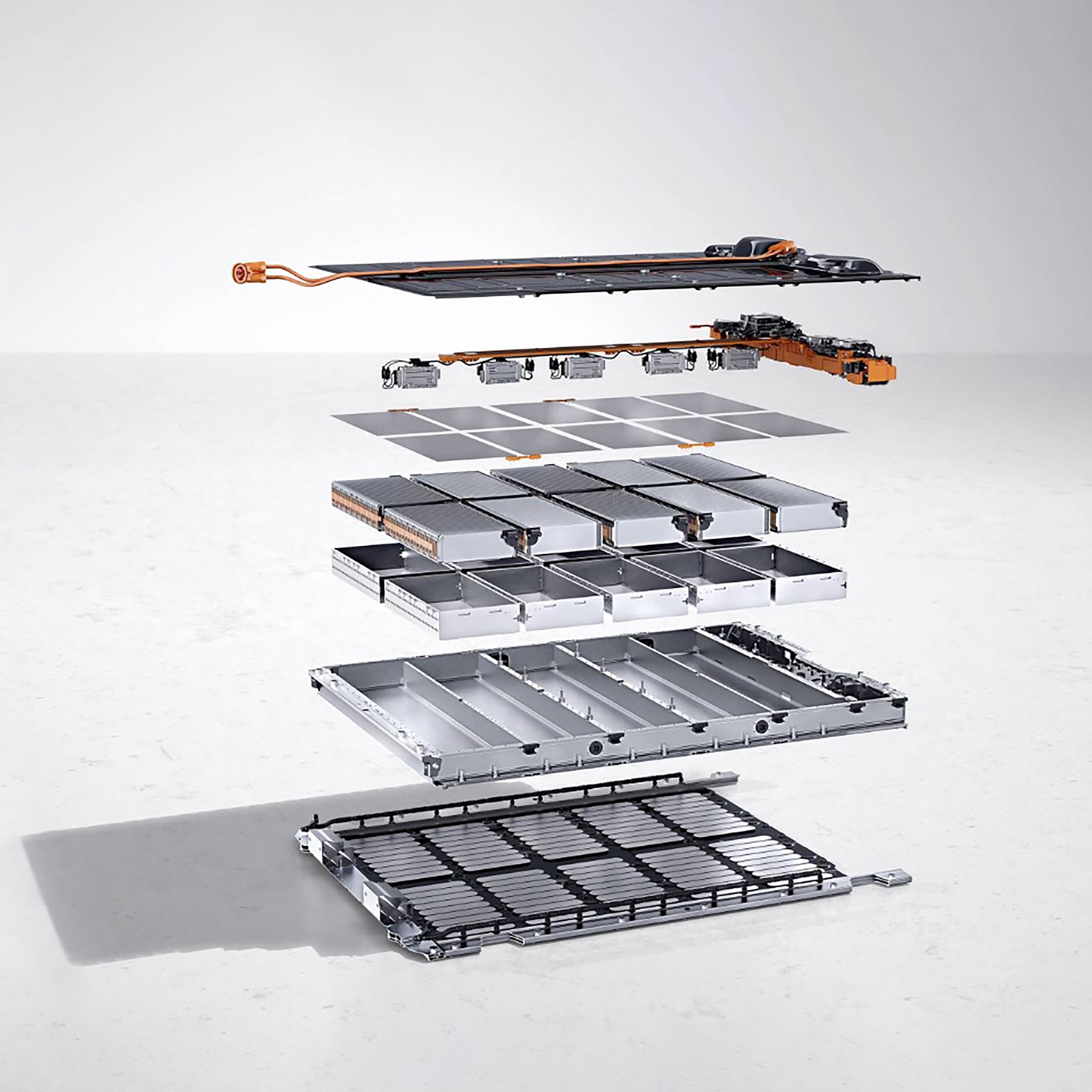 Veículos comerciais ligeiros elétricos Mercedes-Benz | Certificado da bateria e extensão Impressão artística de uma bateria de alta tensão desconstruída, empilhada verticalmente em camadas.